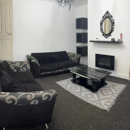 19 Ashton Street * ليدز